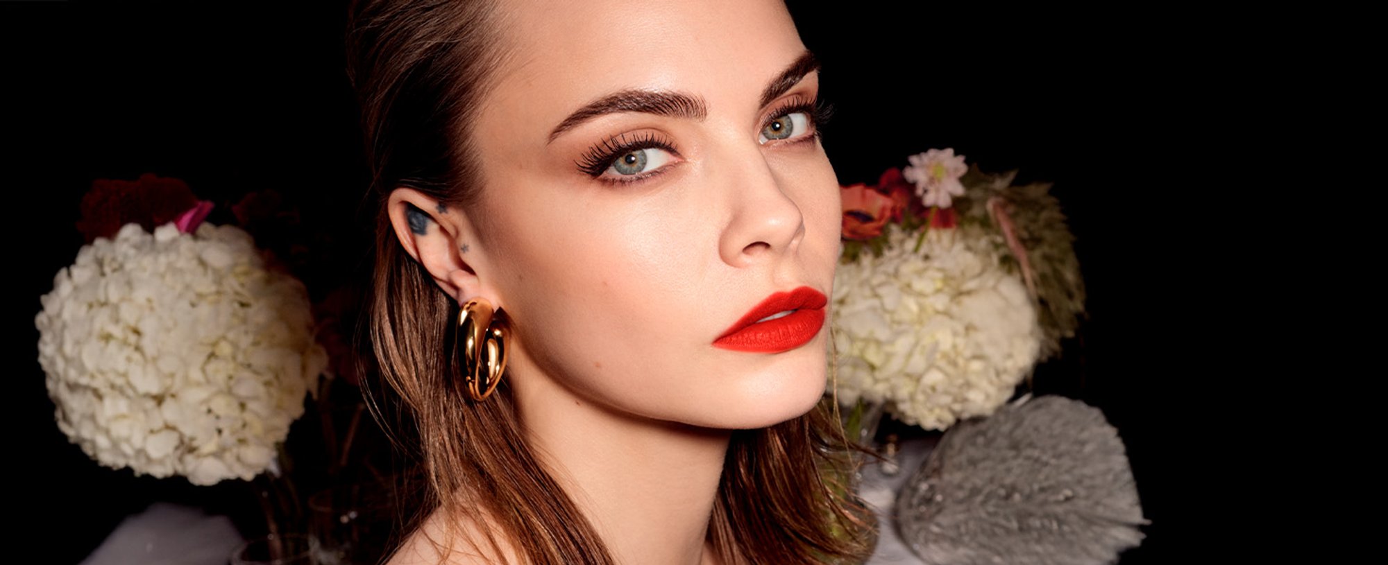 OAP MUP CARA BANNER MAQUILLAJE VESTIDO ROJO 2000x600 MX