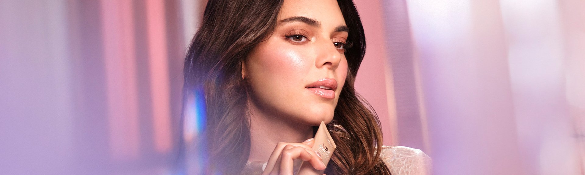OAP MUP KENDALL BANNER MAQUILLAJE GLOWY 2000x600 MX
