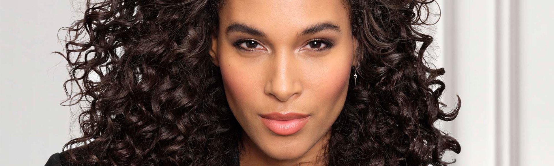 Imagen Loreal Paris Maquillaje Para Vestido Rojo