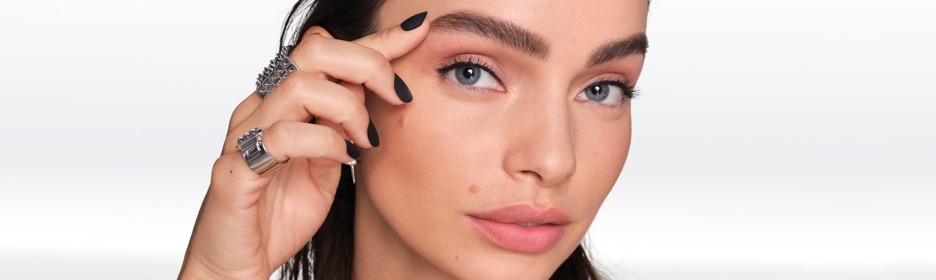 Maquillaje para cejas perfectas de L'Oréal Paris