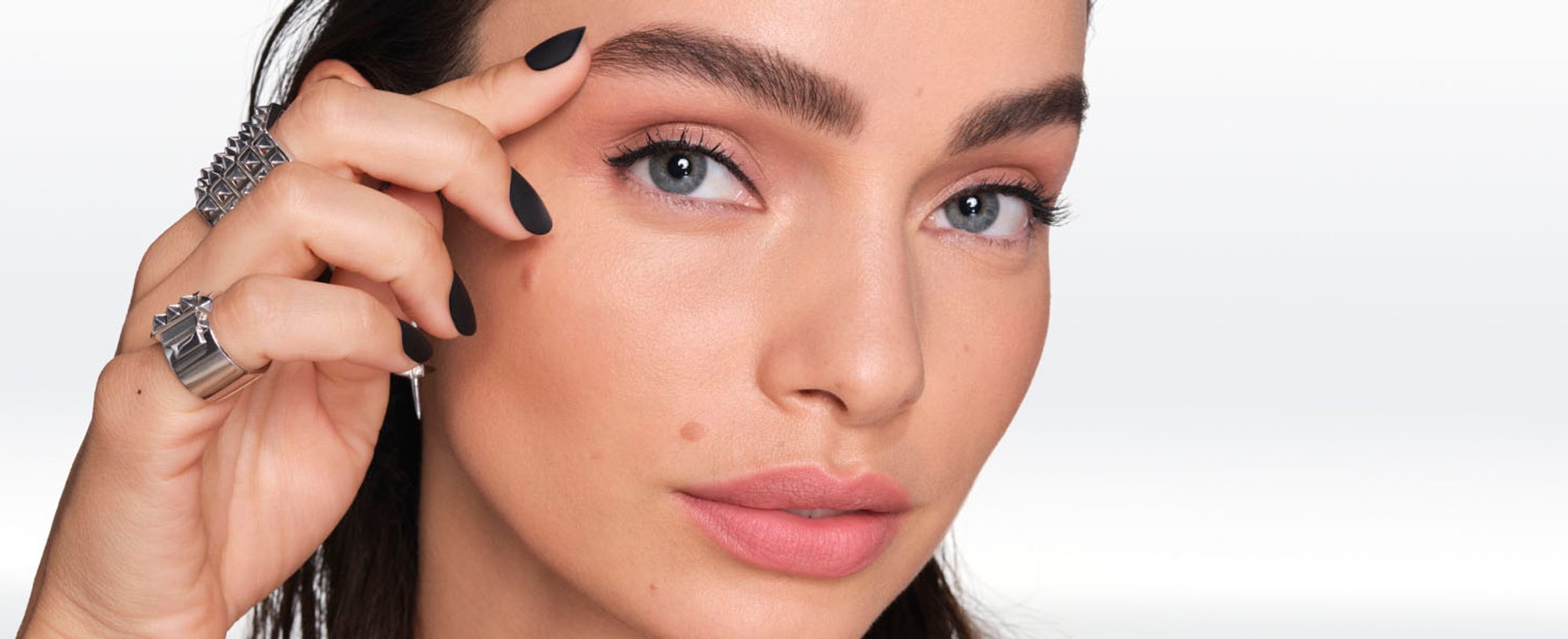 Maquillaje para cejas perfectas de L'Oréal Paris