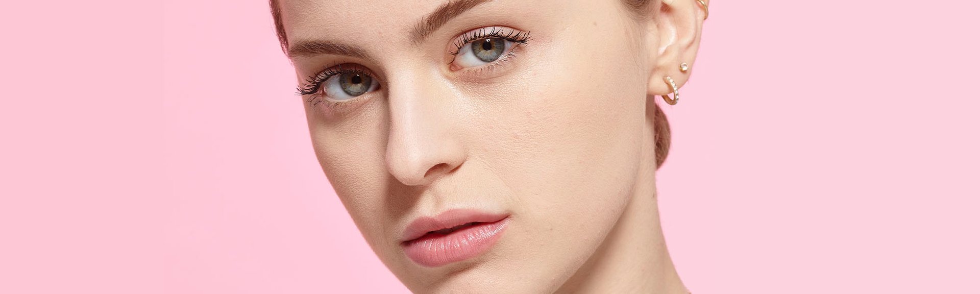 Maquillaje para vestido coral de L'Oréal Paris