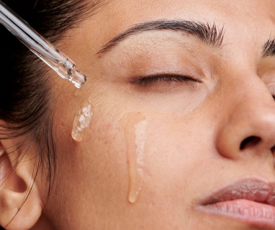 Tratamiento Con Retinol Y Acido Hialuronico