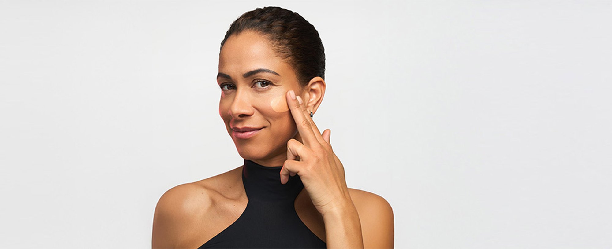 Rutina de skincare de L'Oréal Paris para devolverle la luminosidad y el brillo a la piel opaca.