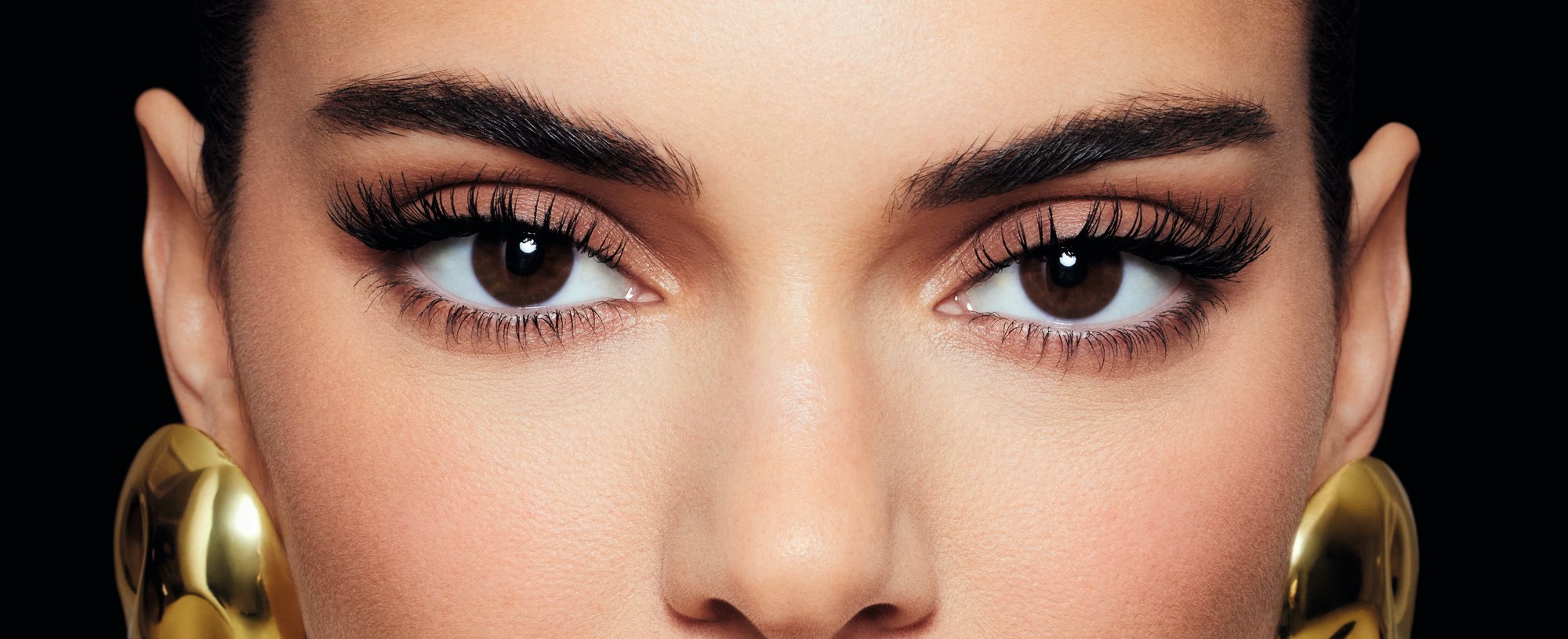 Modelo Con Maquillaje De Ojos