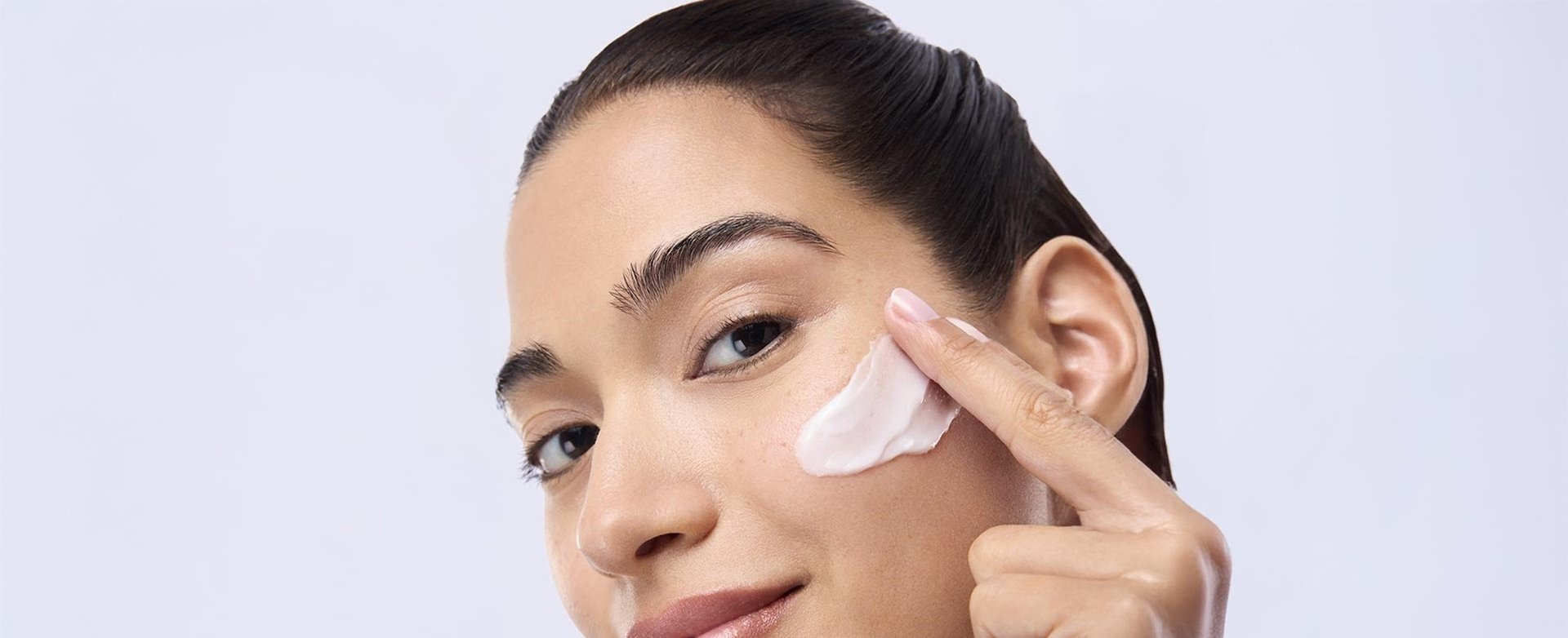 20241025 Digital Revitalift Filler Ha Cream Still1 Woman Dmi Image Na No Cta