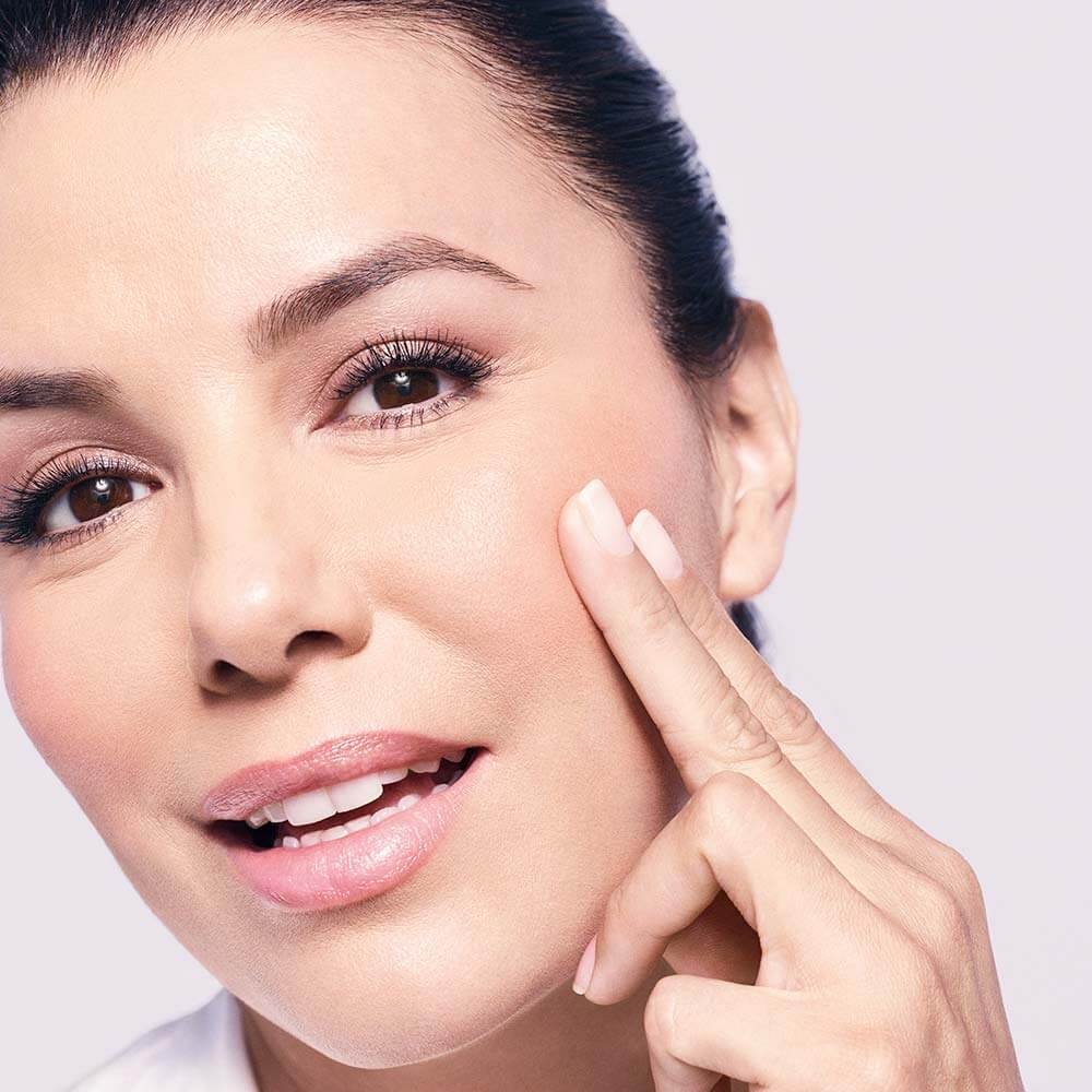 Crema de día acido hialuronico modelo